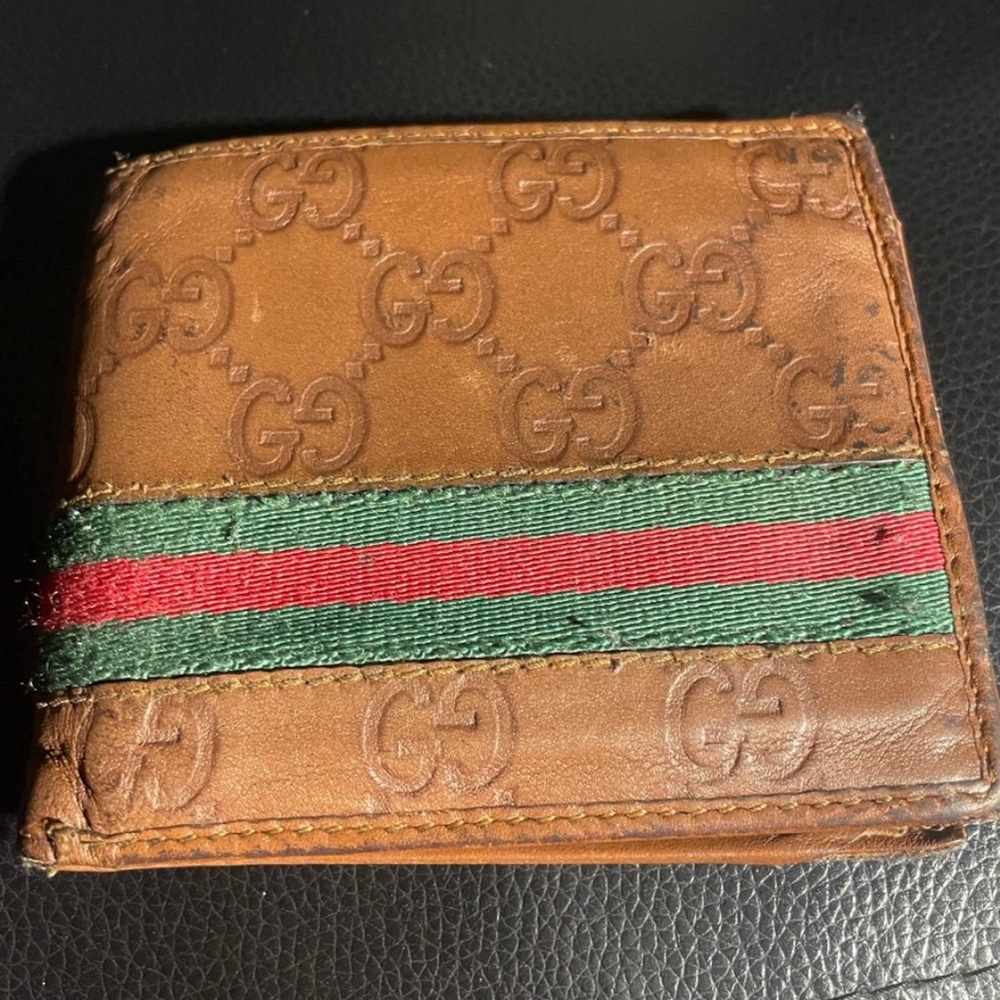 Men’s used Gucci wallet